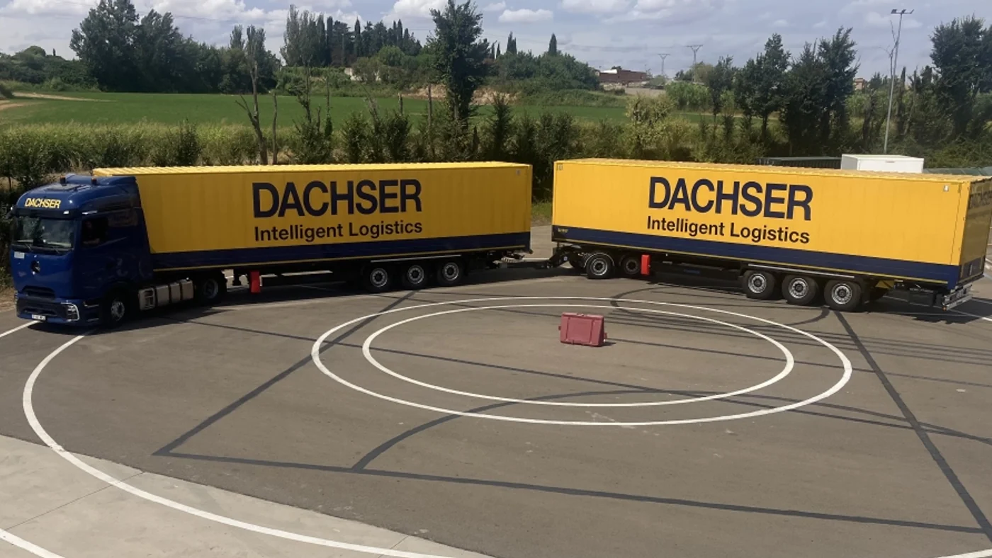 Duotrailer probando el sistema direccional inteligente ADoS