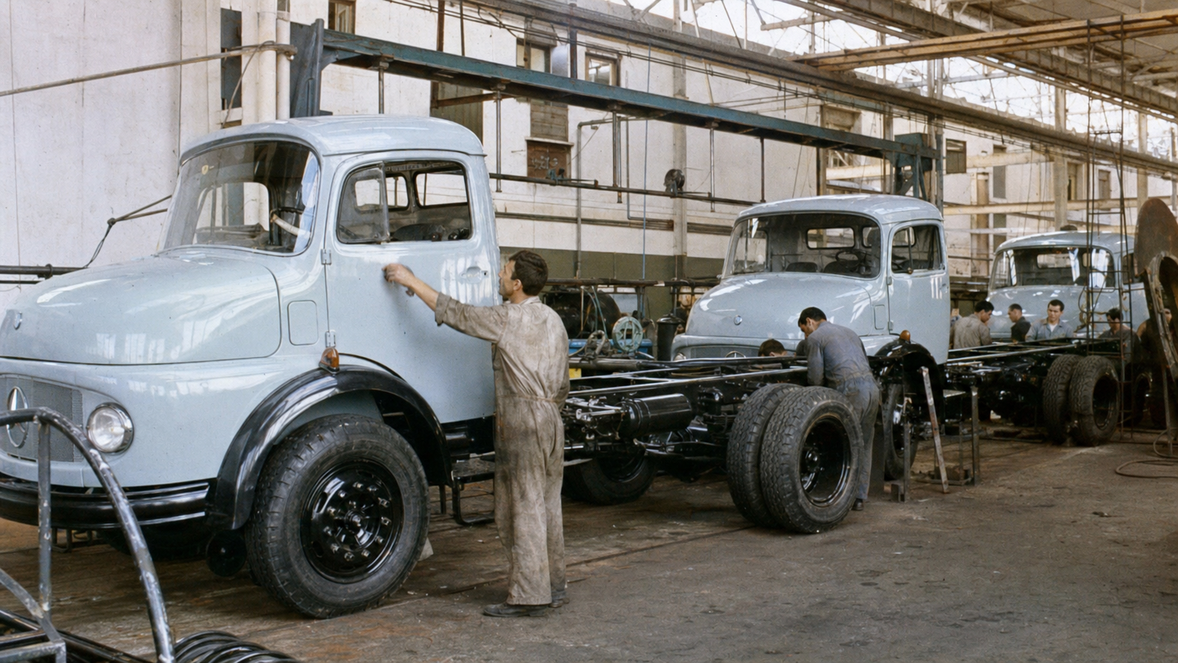 Recreación de una línea de producción argentina de camiones Mercedes-Benz L 1114 a fines de los años sesenta
